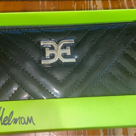 SAM EDELMAN Sophia Quilted Zipper Wallet  BLACK  Silver Logo New In Box w/tags - Picture 6 of 10